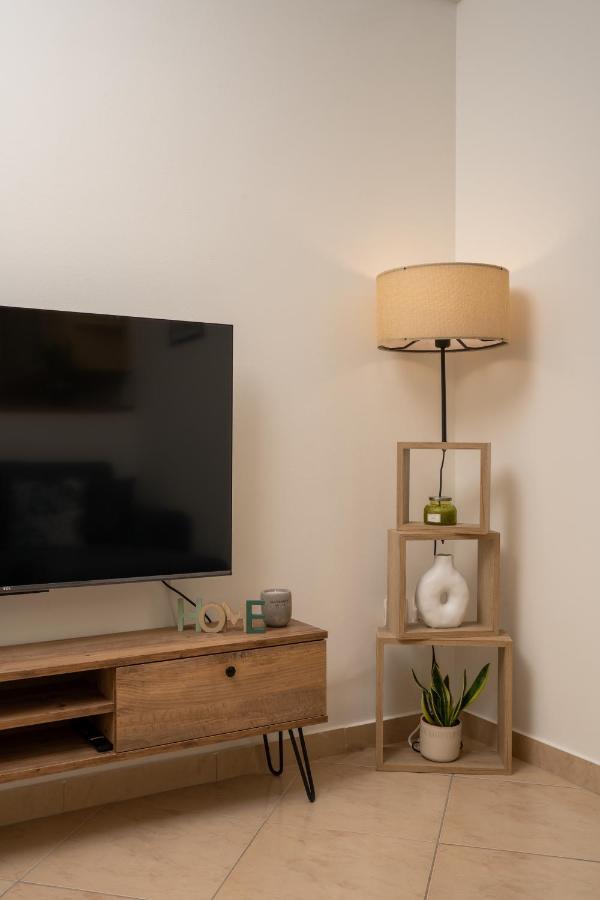 Cozy Artistic Nest 1br Near Metro & Acropolis Athens